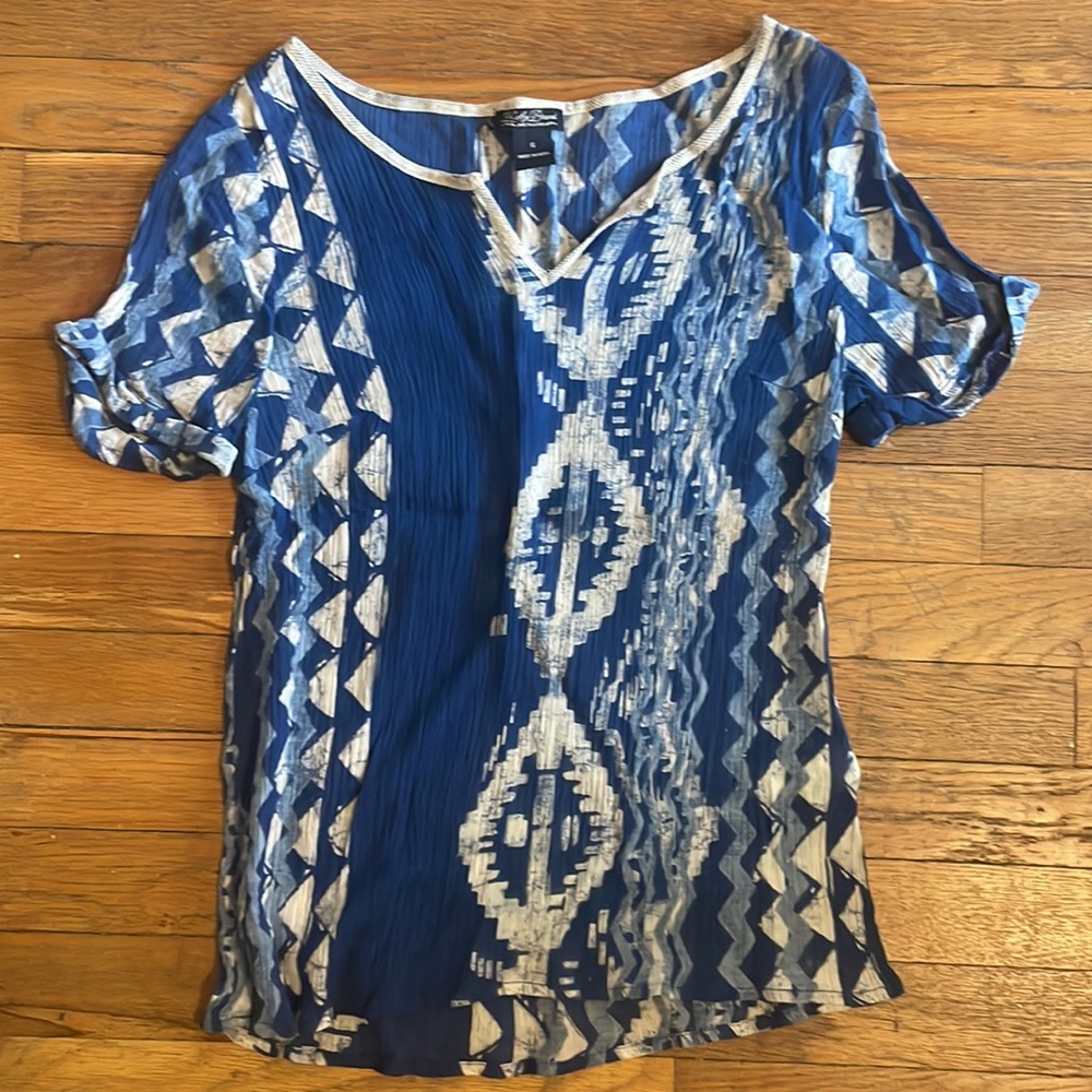 Lucky brand blue and white short sleeve shirt